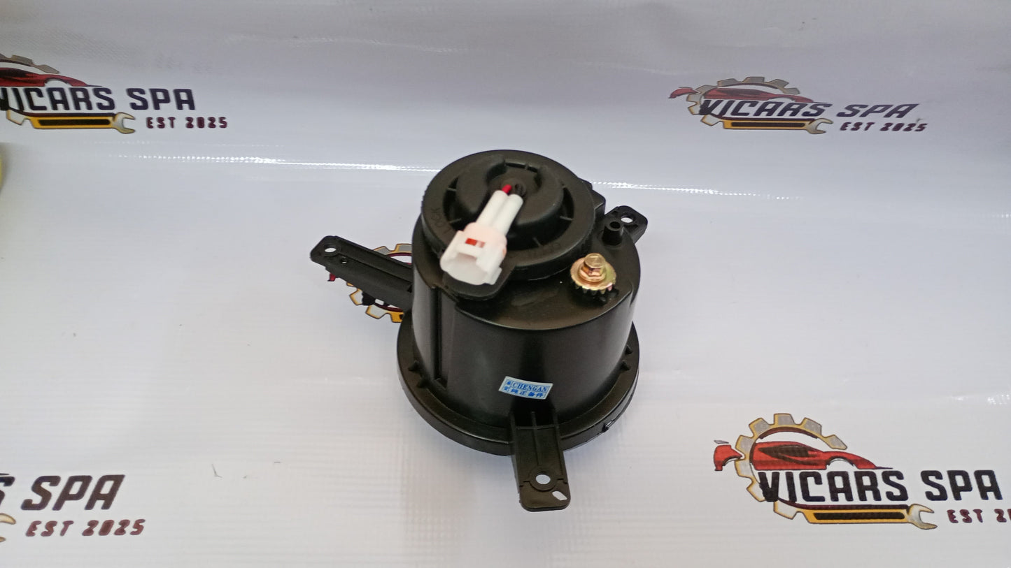 NEBLINERO DELANTERO RH MD201